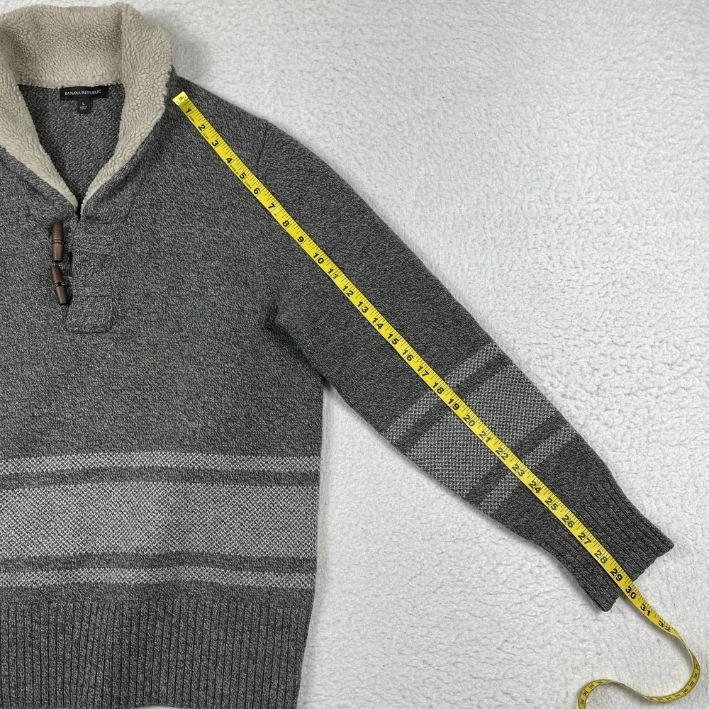 Banana Republic Sweater Mens Large Gray‎ Wool Blend Shawl Collar Toggle Button